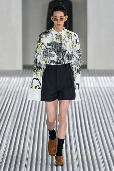 Look 3